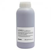 Davines (特芬莉) 達芬尼斯 LOVE 甜愛柔潤輕髮膜 1000ml